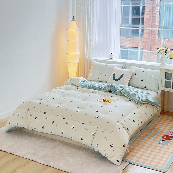 91家纺网 家纺一手货源 找家纺 天瑜家纺 2025新款针织棉豆豆绒大豆被冬被被子被芯 熊猫绿