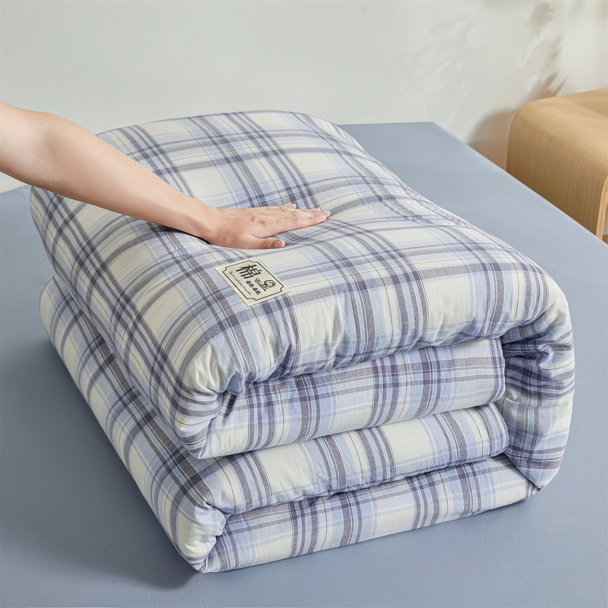 91家纺网 家纺一手货源 找家纺 晓时候 2025新款无印风亲肤水洗棉新疆棉花被可拆洗被子被芯冬被春秋被 霍格蓝