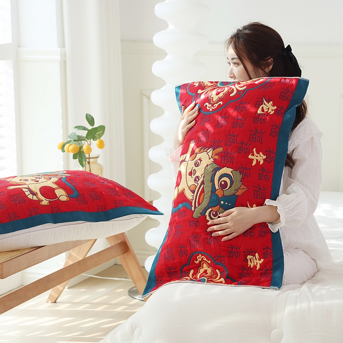 91家纺网 家纺一手货源 找家纺 （总）朴尔家纺-毛巾被2025新款全棉加厚八层纱布喜庆民族风婚庆系列枕巾