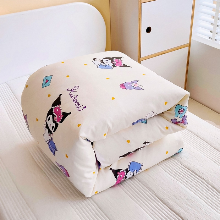 91家纺网 家纺一手货源 找家纺 吉咪兔 2025新款正版三丽鸥库洛米美乐蒂幼儿园被子三件套纯棉被褥六件套午睡库洛米伙伴