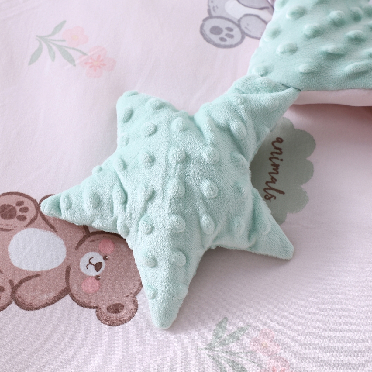 91家纺网 家纺一手货源 找家纺 肖恩毯业 2025秋冬小海星款针织棉宝宝绒豆豆被 动物乐园