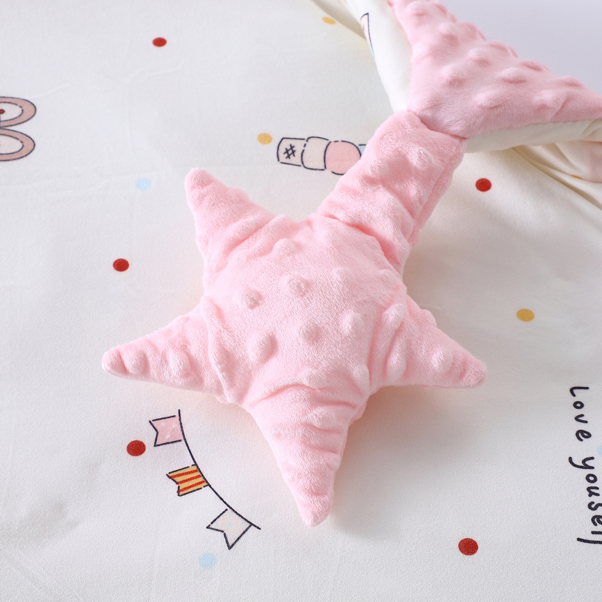 91家纺网 家纺一手货源 找家纺 肖恩毯业 2025秋冬小海星款针织棉宝宝绒豆豆被 拉布布