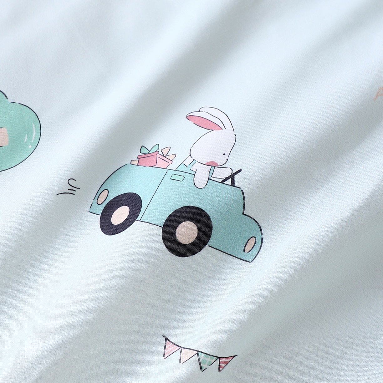 91家纺网 家纺一手货源 找家纺 肖恩毯业 2025秋冬小海星款针织棉宝宝绒豆豆被 萌兔假日