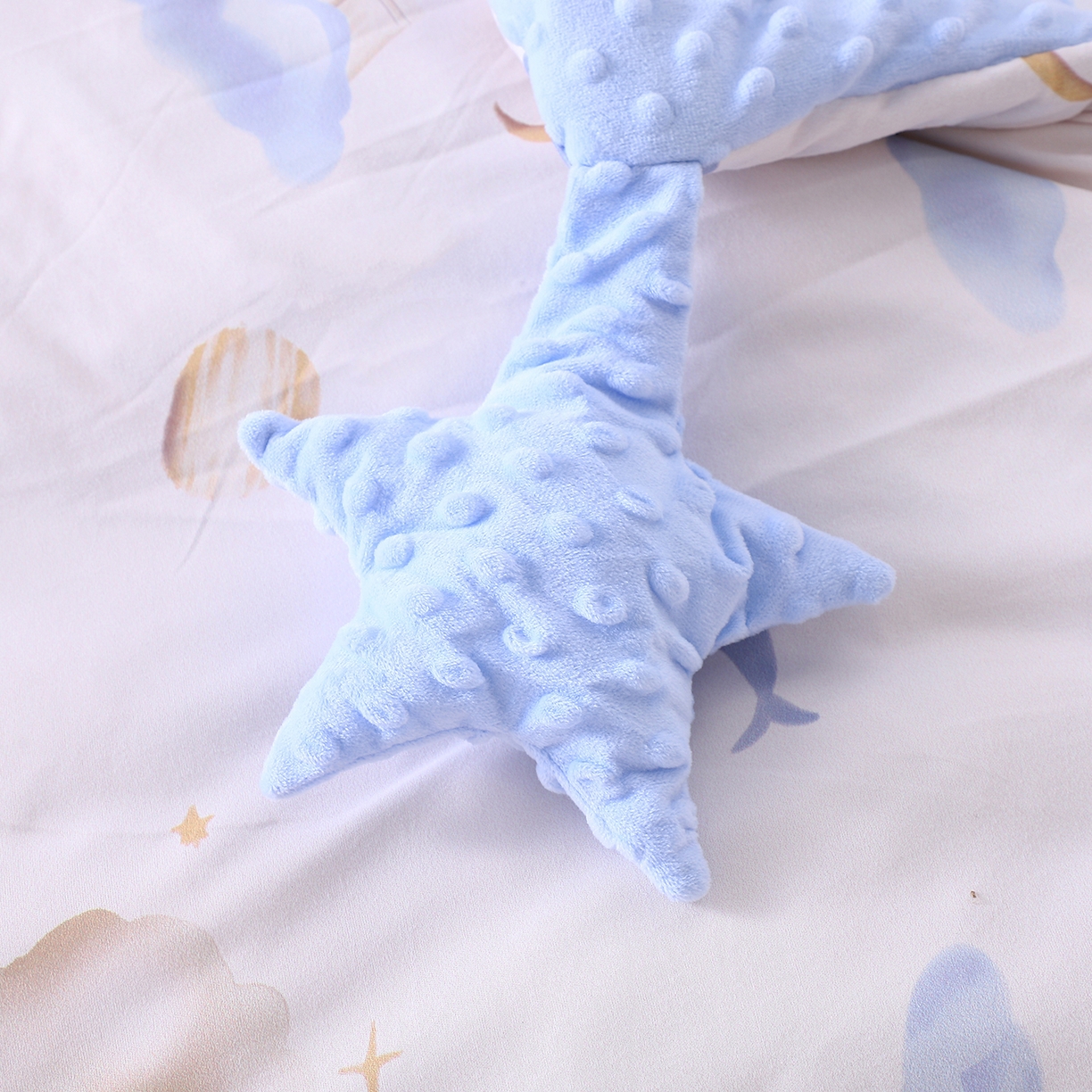 91家纺网 家纺一手货源 找家纺 肖恩毯业 2025秋冬小海星款针织棉宝宝绒豆豆被 云鲸伴眠