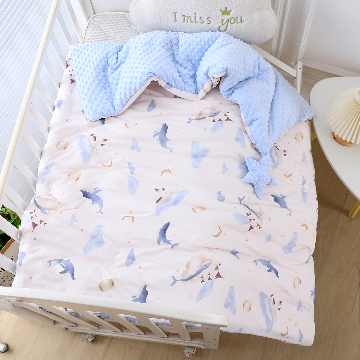 肖恩毯业 2025秋冬小海星款针织棉宝宝绒豆豆被 云鲸伴眠