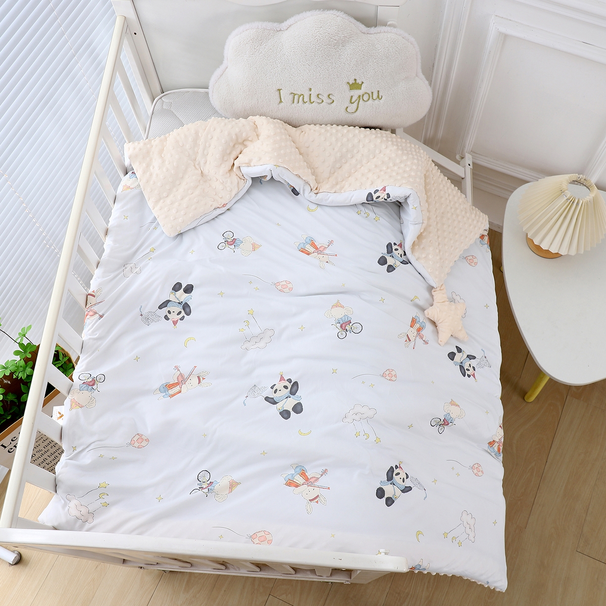 肖恩毯业 2025秋冬小海星款针织棉宝宝绒豆豆被 熊猫奇妙夜