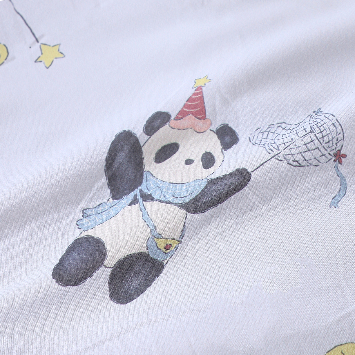 91家纺网 家纺一手货源 找家纺 肖恩毯业 2025秋冬小海星款针织棉宝宝绒豆豆被 熊猫奇妙夜