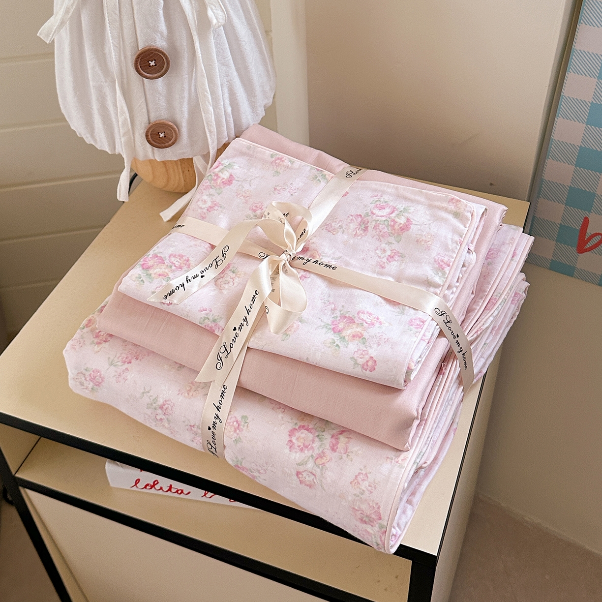 91家纺网 家纺一手货源 找家纺 麦伦家居 2025新品嵌绳款全棉双层纱四件套 嵌绳款-花之晓粉