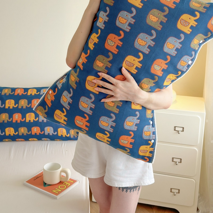 91家纺网 家纺一手货源 找家纺 朴尔家纺-毛巾被2025新款半包可调节暗扣魔术全棉三层纱布枕巾 多彩小象-蓝黄