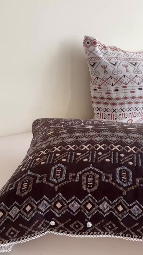 91家纺网 家纺一手货源 找家纺 朴尔家纺-毛巾被2025新款半包可调节暗扣魔术全棉三层纱布枕巾 玛雅岩纹-白棕