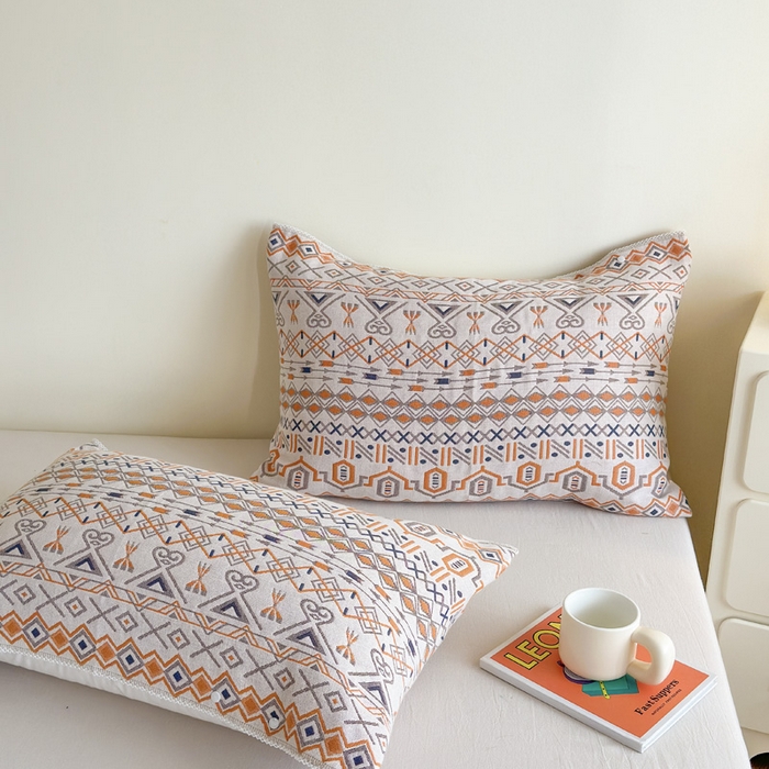 91家纺网 家纺一手货源 找家纺 朴尔家纺-毛巾被2025新款半包可调节暗扣魔术全棉三层纱布枕巾 玛雅岩纹-蓝白