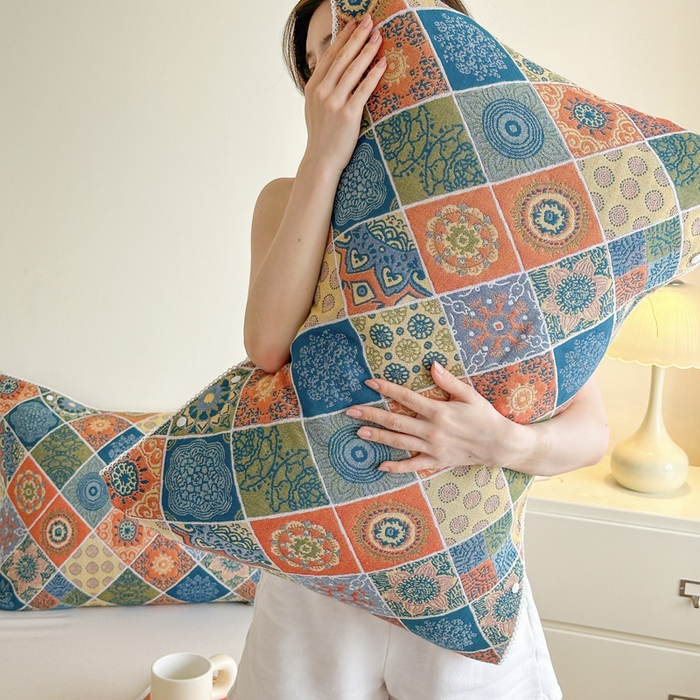 91家纺网 家纺一手货源 找家纺 朴尔家纺-毛巾被2025新款半包可调节暗扣魔术全棉三层纱布枕巾 欧式卷草纹