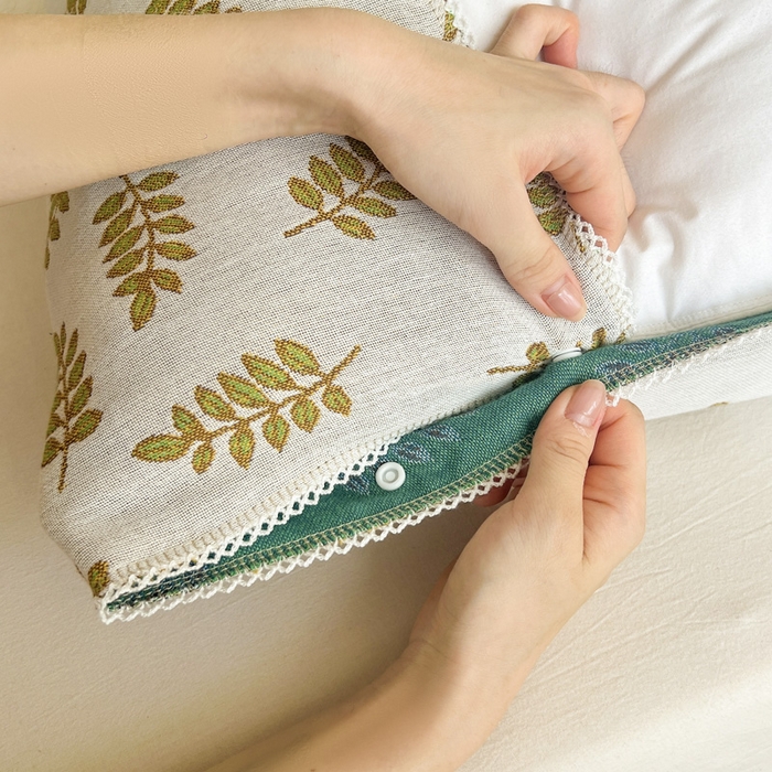 91家纺网 家纺一手货源 找家纺 朴尔家纺-毛巾被2025新款半包可调节暗扣魔术全棉三层纱布枕巾 朴素树叶