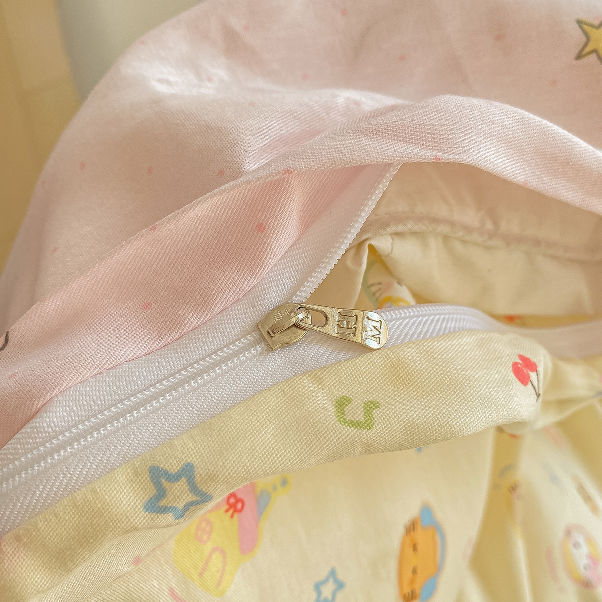 91家纺网 家纺一手货源 找家纺 黑马家居 2025新款13070全棉田园小清新四件套系列 凯蒂猫