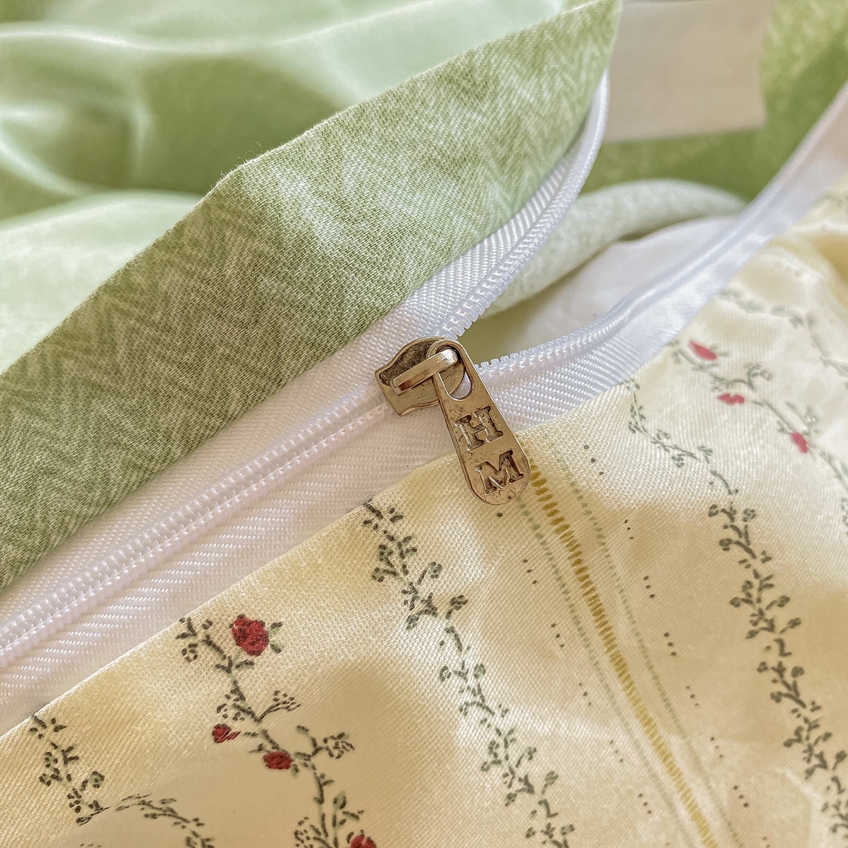 91家纺网 家纺一手货源 找家纺 黑马家居 2025新款13070全棉田园小清新四件套系列 晚安小熊