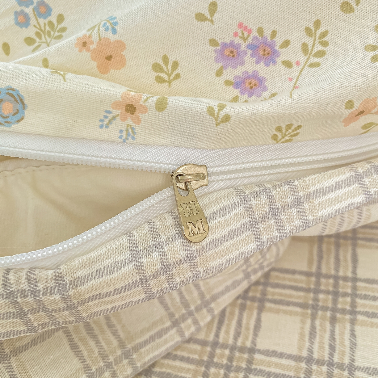 91家纺网 家纺一手货源 找家纺 黑马家居 2025新款13070全棉田园小清新四件套系列 晚安小熊