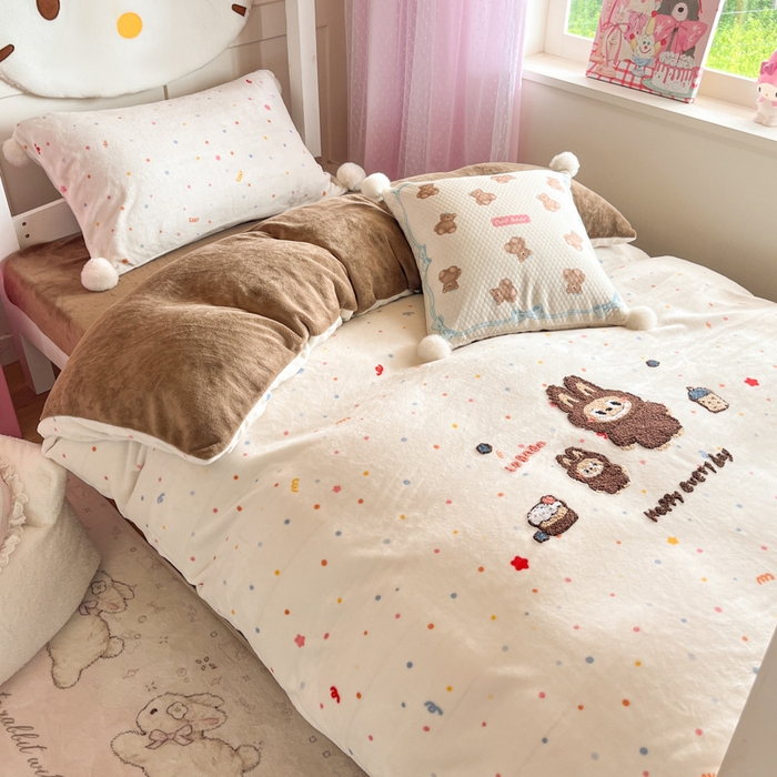 91家纺网 家纺一手货源 找家纺 （总）川悦生活 2025新款牛奶绒绣花LB四件套-小床