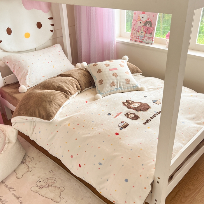 91家纺网 家纺一手货源 找家纺 （总）川悦生活 2025新款牛奶绒绣花LB四件套-小床