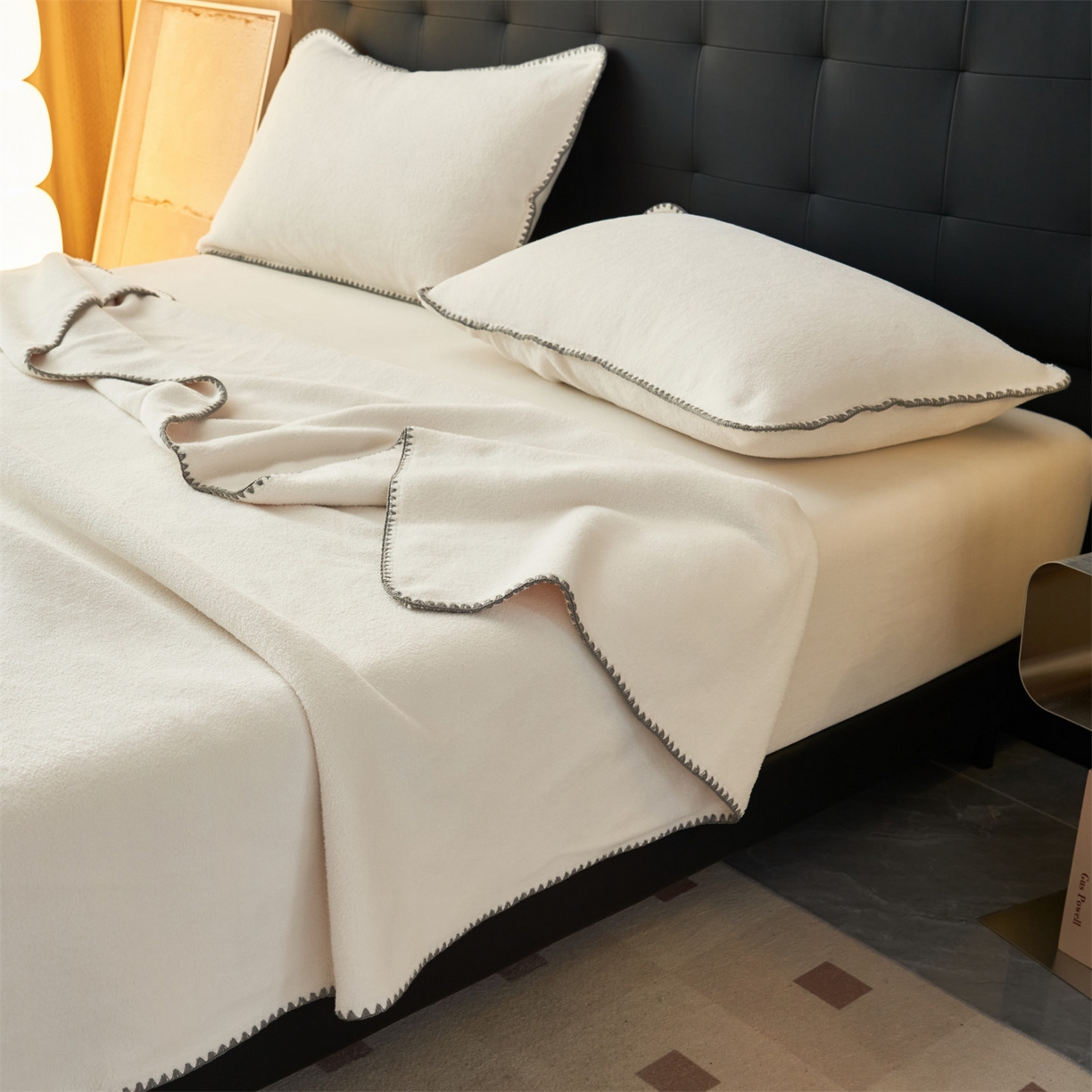 91家纺网 家纺一手货源 找家纺 （总）莱家富 2025新款四季毯羊驼绒三角针边毛毯午睡沙发盖毯子空调毯双层毯