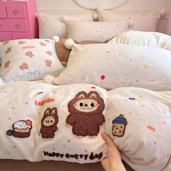 91家纺网 家纺一手货源 找家纺 （总）川悦生活 2025新款牛奶绒绣花LB四件套-大床