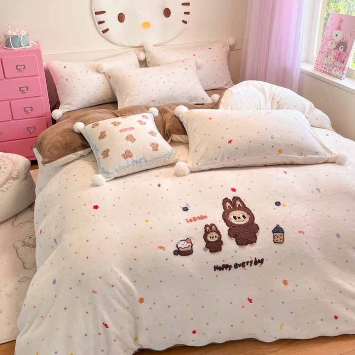 91家纺网 家纺一手货源 找家纺 （总）川悦生活 2025新款牛奶绒绣花LB四件套-大床