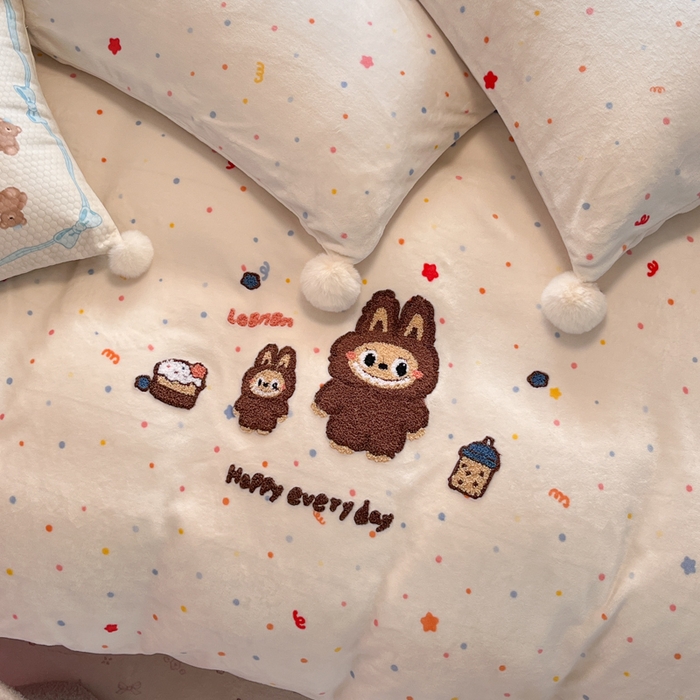 91家纺网 家纺一手货源 找家纺 （总）川悦生活 2025新款牛奶绒绣花LB四件套-大床