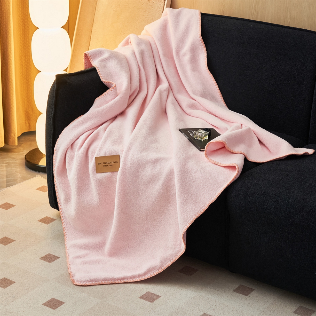 91家纺网 家纺一手货源 找家纺 莱家富 2026新款四季毯羊驼绒三角针边毛毯午睡沙发盖毯空调毯加厚500克双层毯 羊驼绒-粉