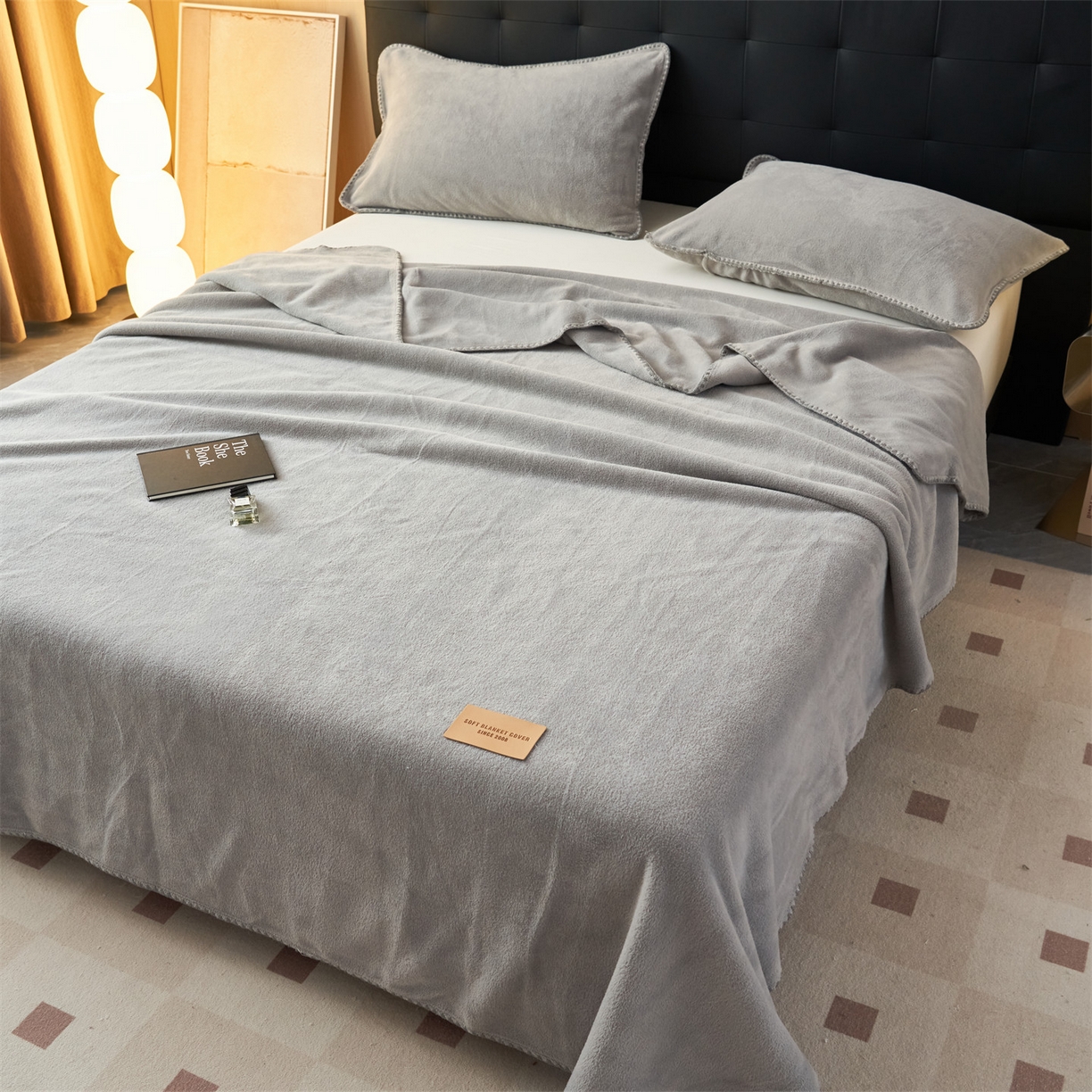 91家纺网 家纺一手货源 找家纺 莱家富 2026新款四季毯羊驼绒三角针边毛毯午睡沙发盖毯空调毯加厚500克双层毯 羊驼绒-灰