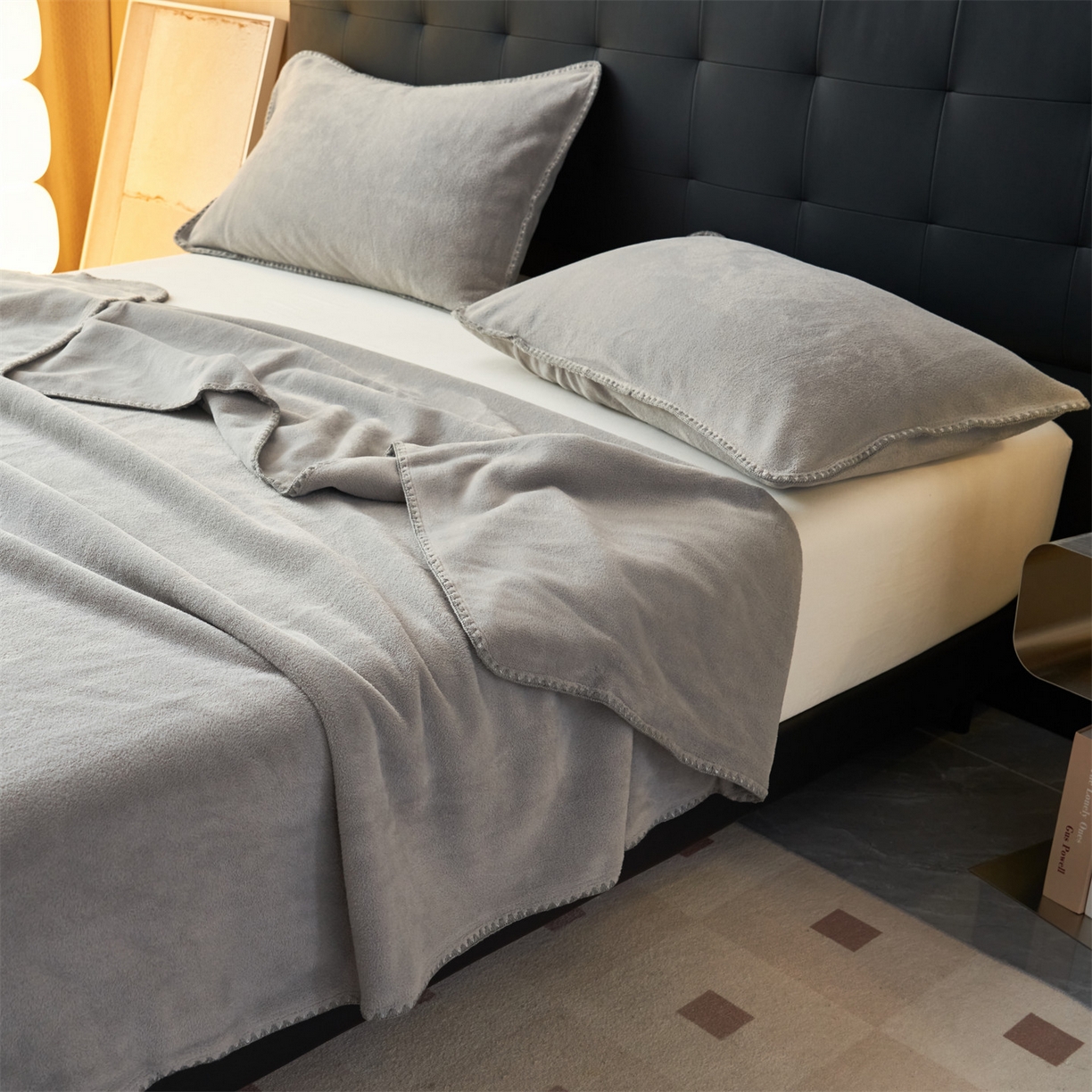 91家纺网 家纺一手货源 找家纺 莱家富 2026新款四季毯羊驼绒三角针边毛毯午睡沙发盖毯空调毯加厚500克双层毯 羊驼绒-灰