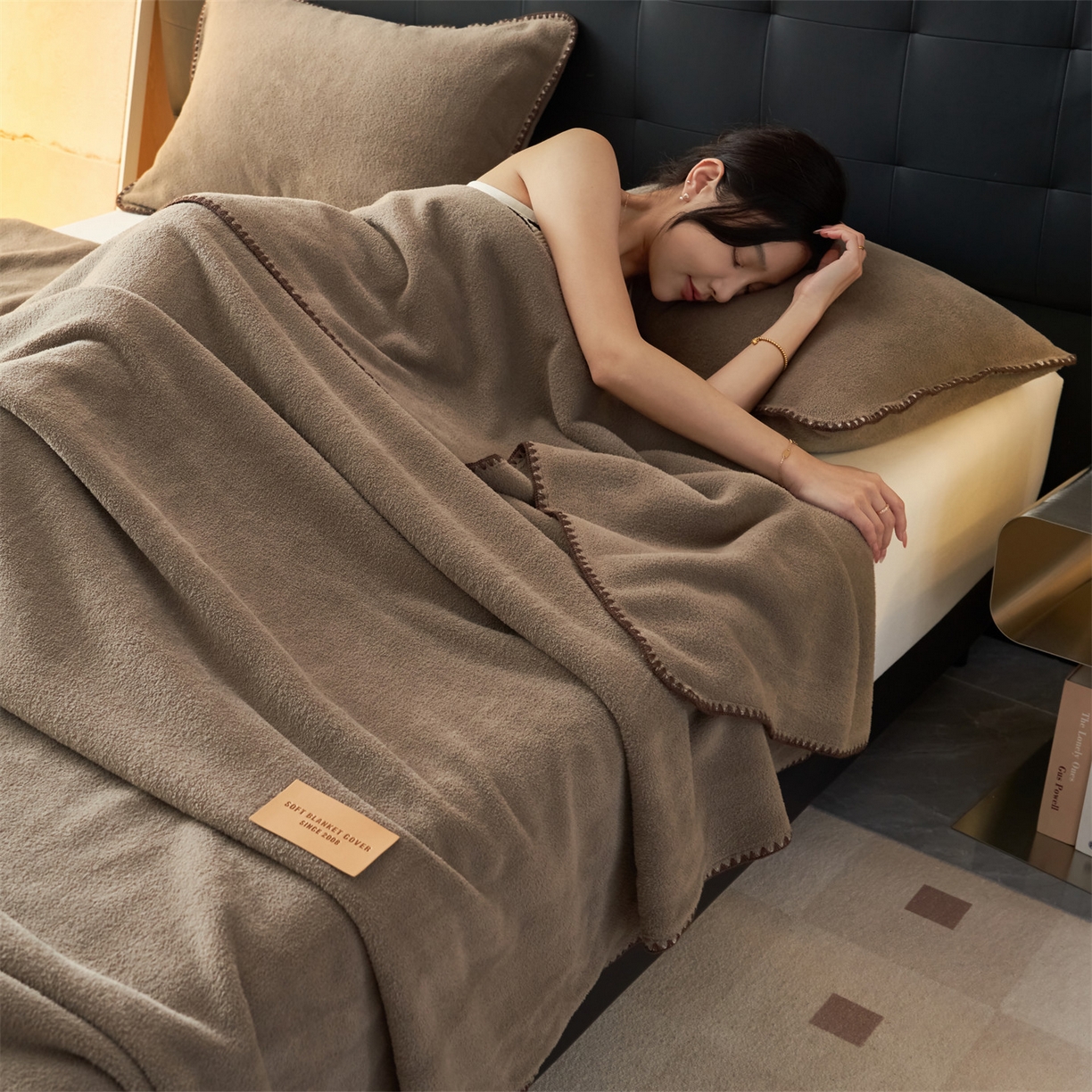 91家纺网 家纺一手货源 找家纺 莱家富 2026新款四季毯羊驼绒三角针边毛毯午睡沙发盖毯空调毯加厚500克双层毯 羊驼绒-咖