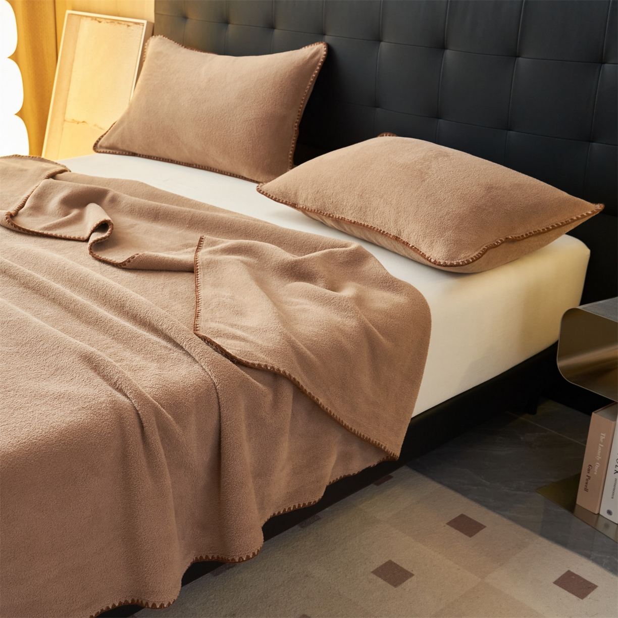 91家纺网 家纺一手货源 找家纺 莱家富 2026新款四季毯羊驼绒三角针边毛毯午睡沙发盖毯空调毯加厚500克双层毯 羊驼绒-卡其