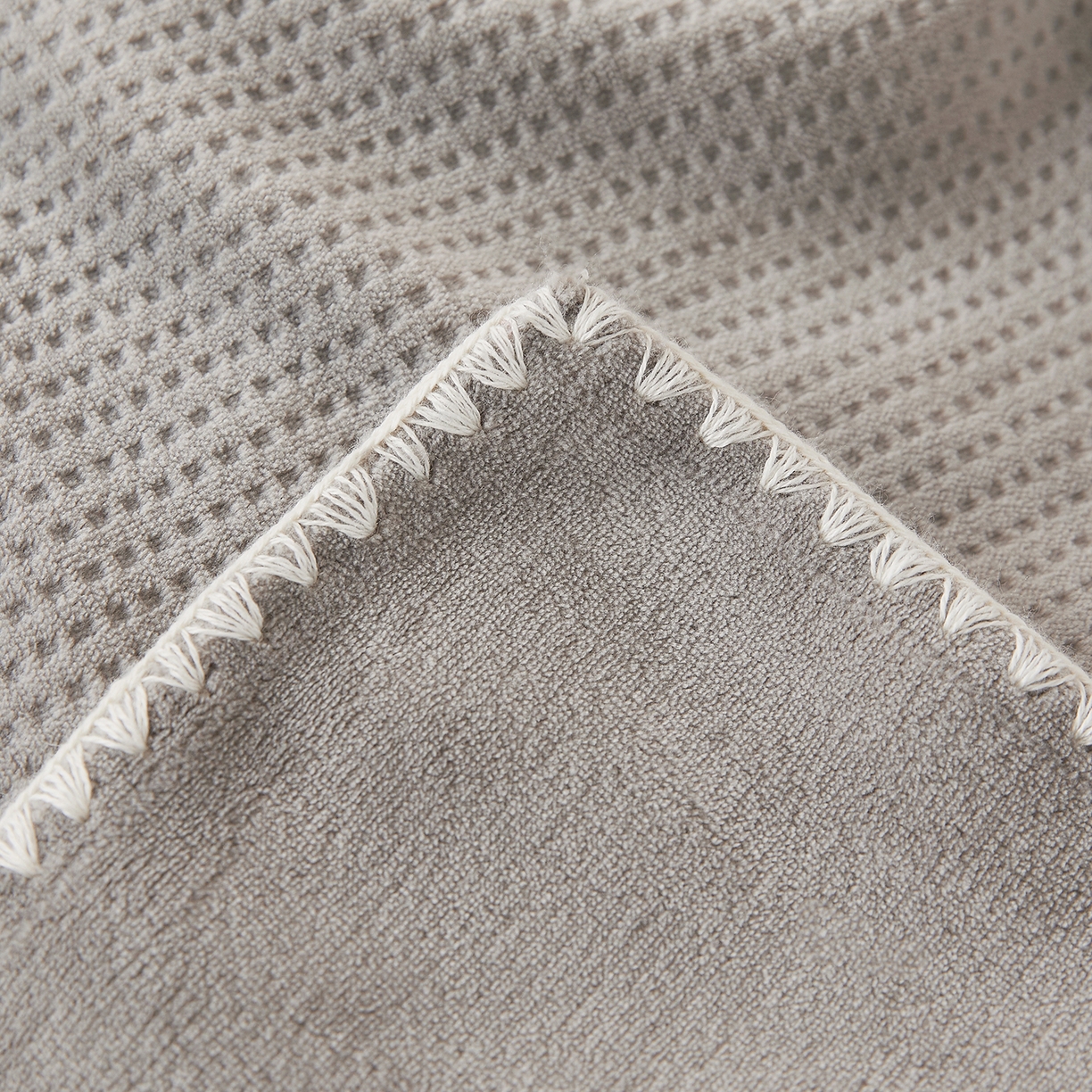 91家纺网 家纺一手货源 找家纺 莱家富 2026新款跨境A类华夫格牛奶绒双面毛毯轻奢休闲盖毯子多功能午睡办公室用毯 灰色