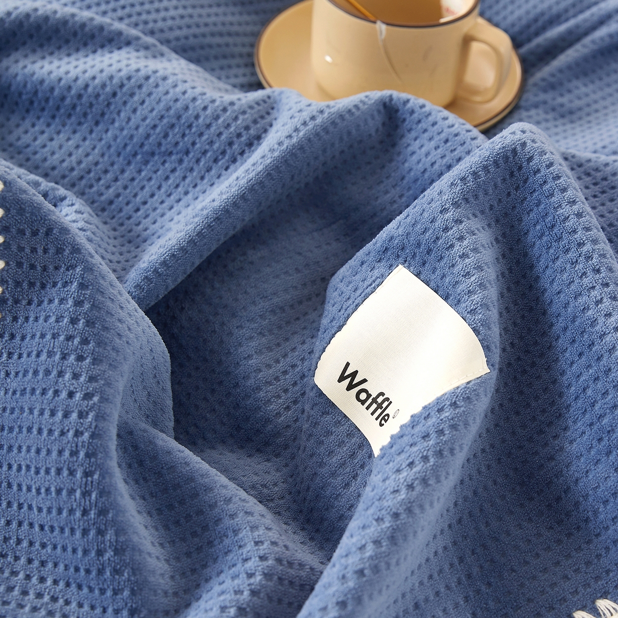 91家纺网 家纺一手货源 找家纺 莱家富 2026新款跨境A类华夫格牛奶绒双面毛毯轻奢休闲盖毯子多功能午睡办公室用毯 蓝色