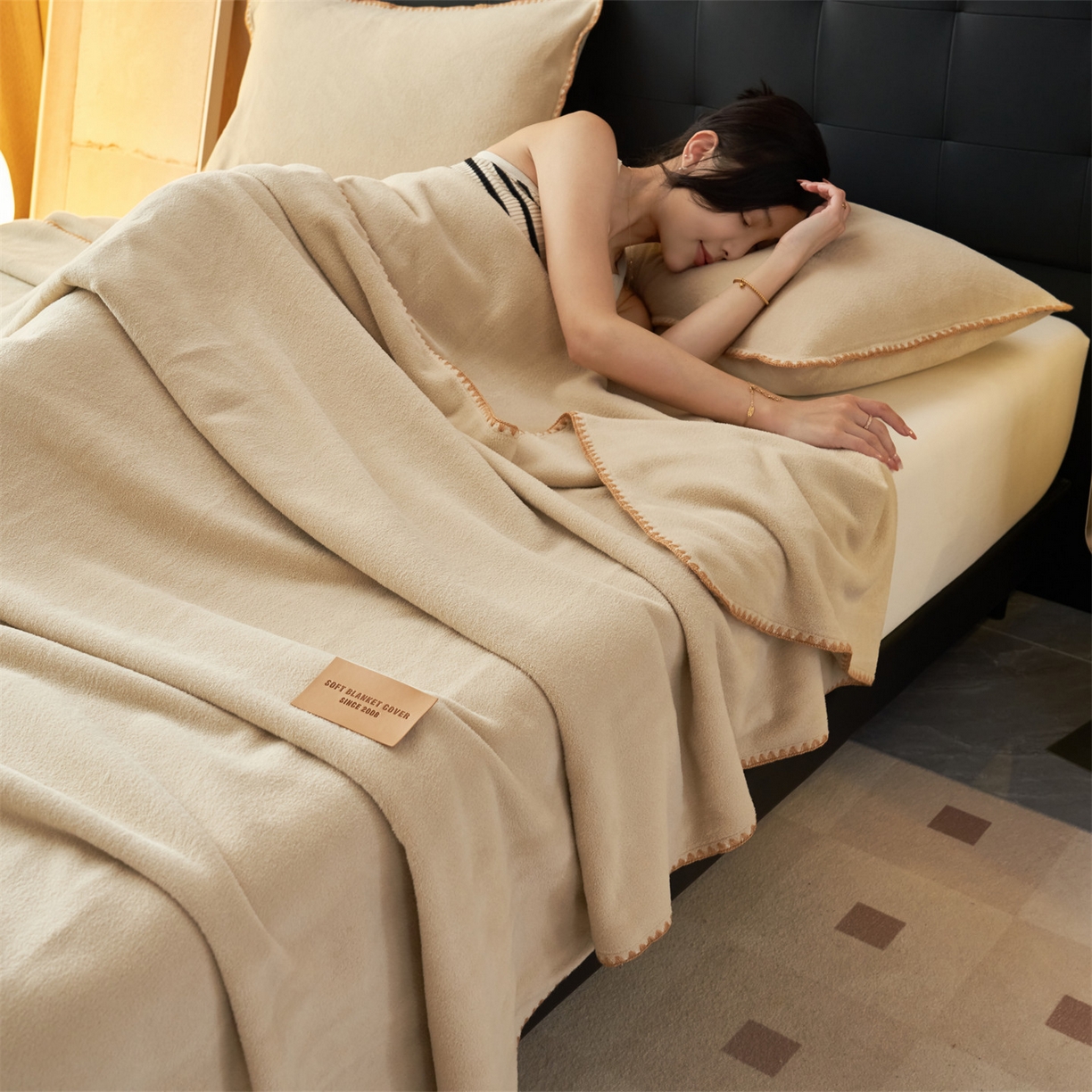 91家纺网 家纺一手货源 找家纺 莱家富 2025新款四季毯羊驼绒三角针边毛毯午睡沙发盖毯子空调毯双层毯 羊驼绒-驼