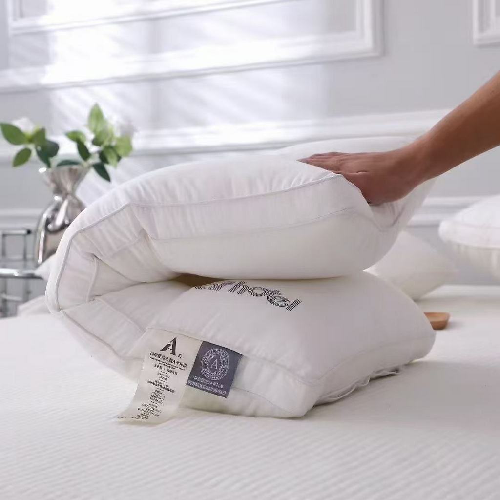 91家纺网 家纺一手货源 找家纺 云熙枕业 2025新款酒店全棉立体单边定型羽丝护颈枕枕头枕芯 定型中枕