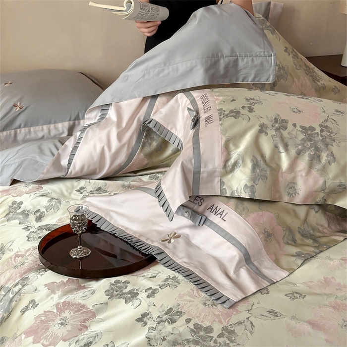 91家纺网 家纺一手货源 找家纺 宏羽纺家纺 2025新款100s全棉纯棉贡缎法式刺绣花边四件套 欧碧绿