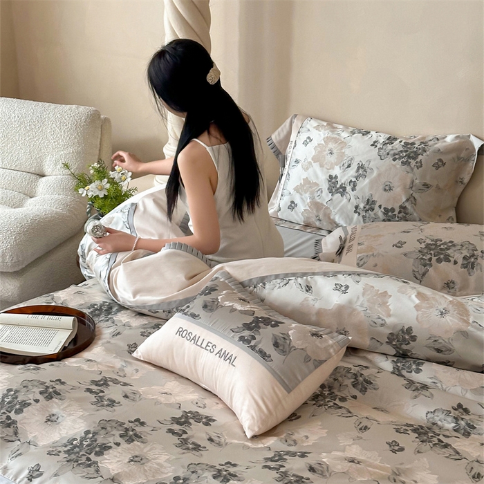 91家纺网 家纺一手货源 找家纺 宏羽纺家纺 2025新款100s全棉纯棉贡缎法式刺绣花边四件套 月魄灰