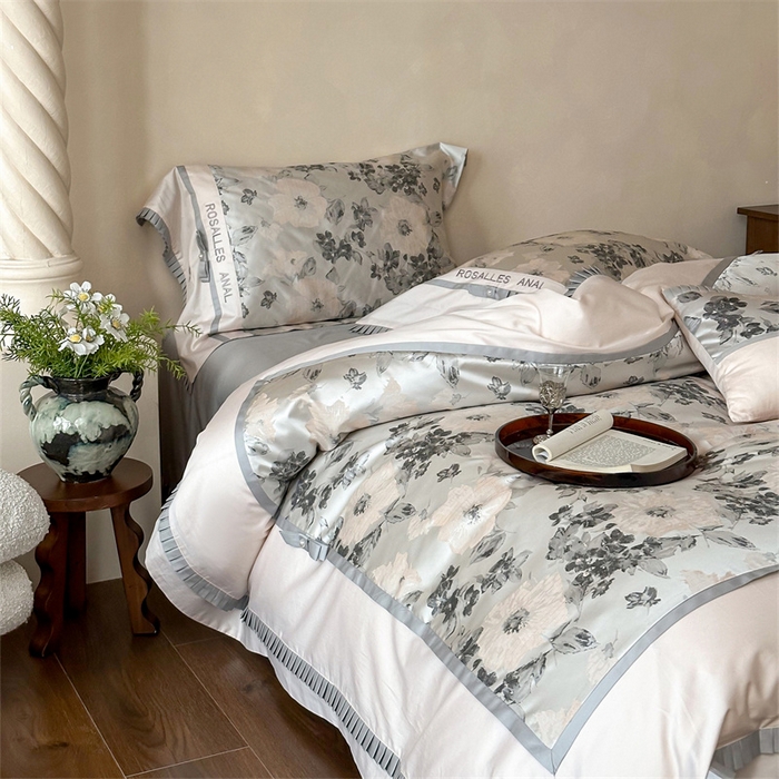 91家纺网 家纺一手货源 找家纺 宏羽纺家纺 2025新款100s全棉纯棉贡缎法式刺绣花边四件套 月魄灰