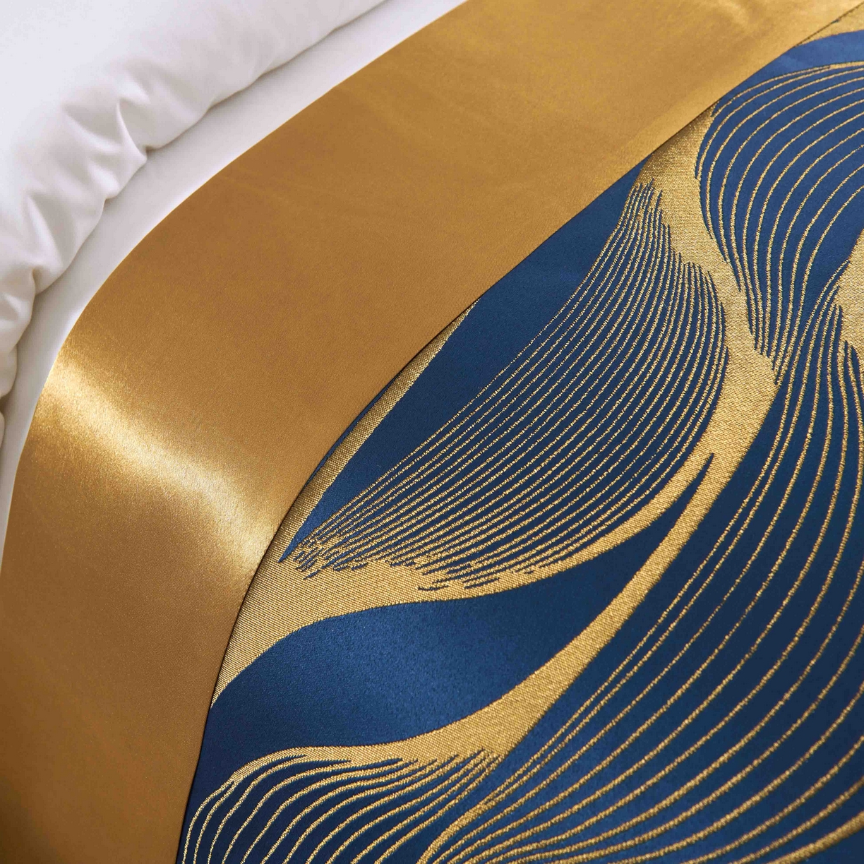 91家纺网 家纺一手货源 找家纺 澜昕 酒店民宿床尾巾床旗轻奢抱枕套床盖 水波纹