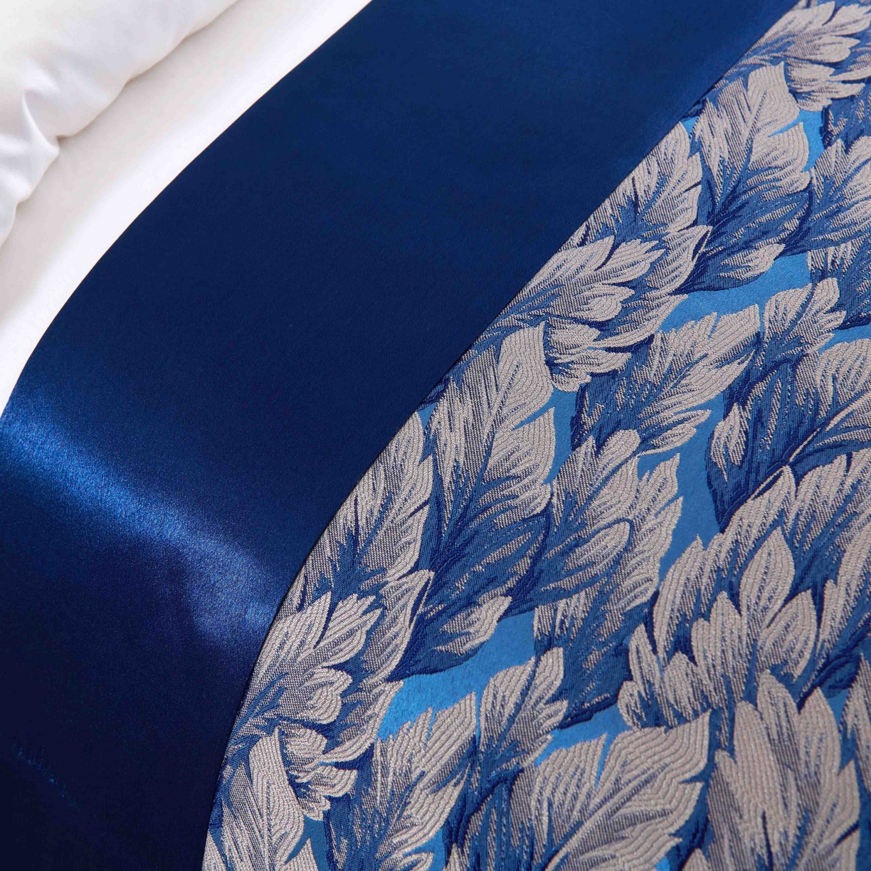 91家纺网 家纺一手货源 找家纺 澜昕 酒店民宿床尾巾床旗轻奢抱枕套床盖 之叶