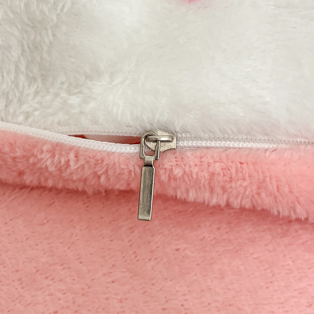 91家纺网 家纺一手货源 找家纺 川悦生活2025新款立体雪花绒印花大床四件套系列二场景二 派对西高地