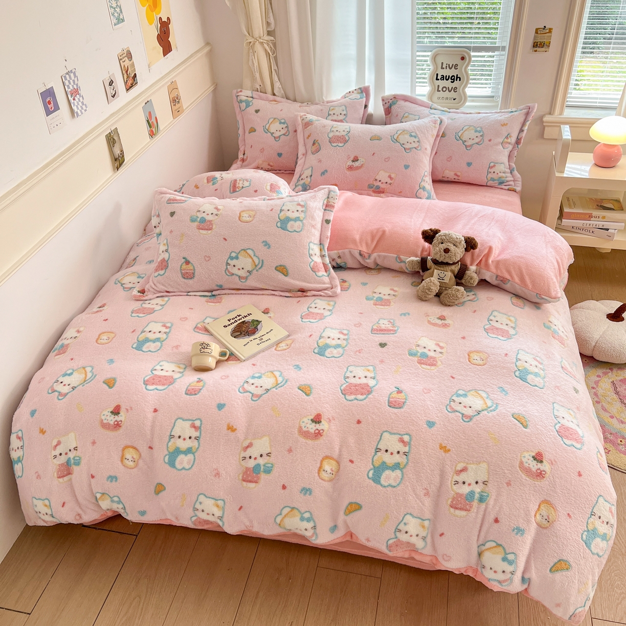 91家纺网 家纺一手货源 找家纺 川悦生活2025新款立体雪花绒印花大床四件套系列二场景二 甜心喵喵