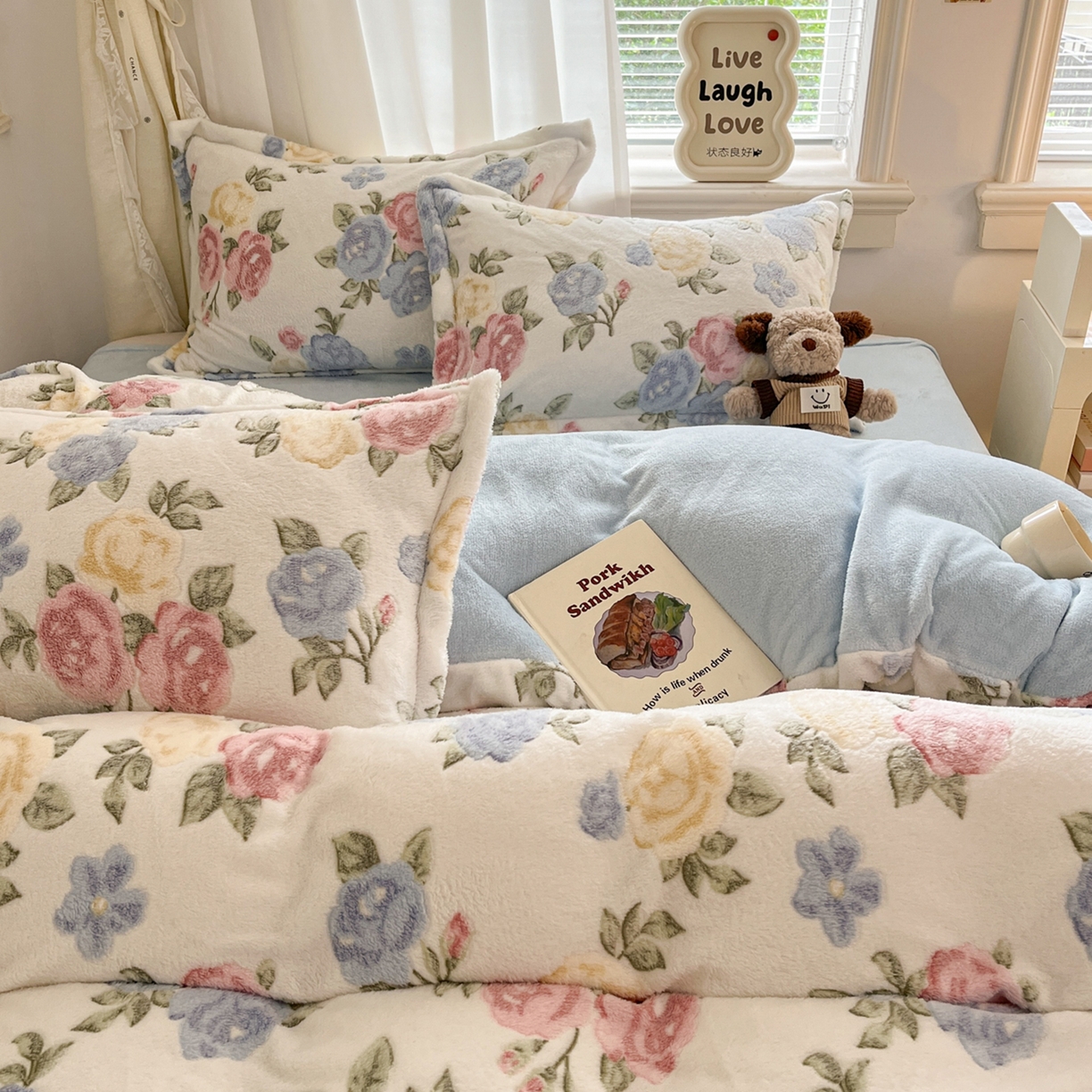 91家纺网 家纺一手货源 找家纺 川悦生活2025新款立体雪花绒印花大床四件套系列二场景二 西柚花花