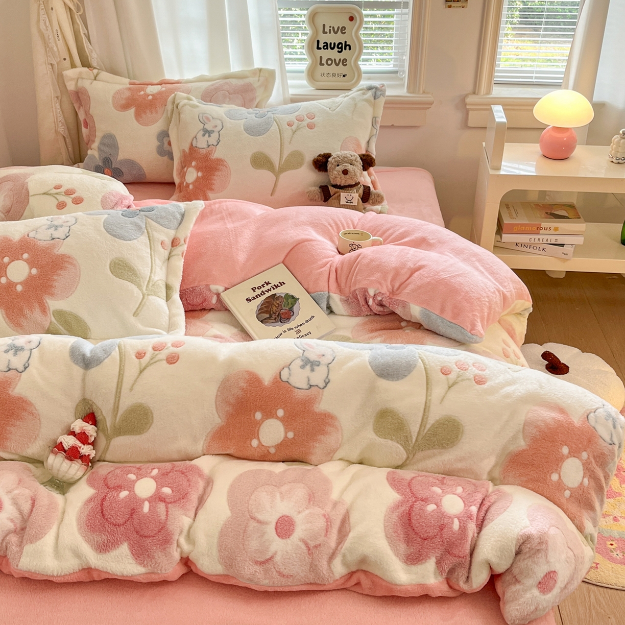 91家纺网 家纺一手货源 找家纺 川悦生活2025新款立体雪花绒印花大床四件套系列二场景二 半眠小兔