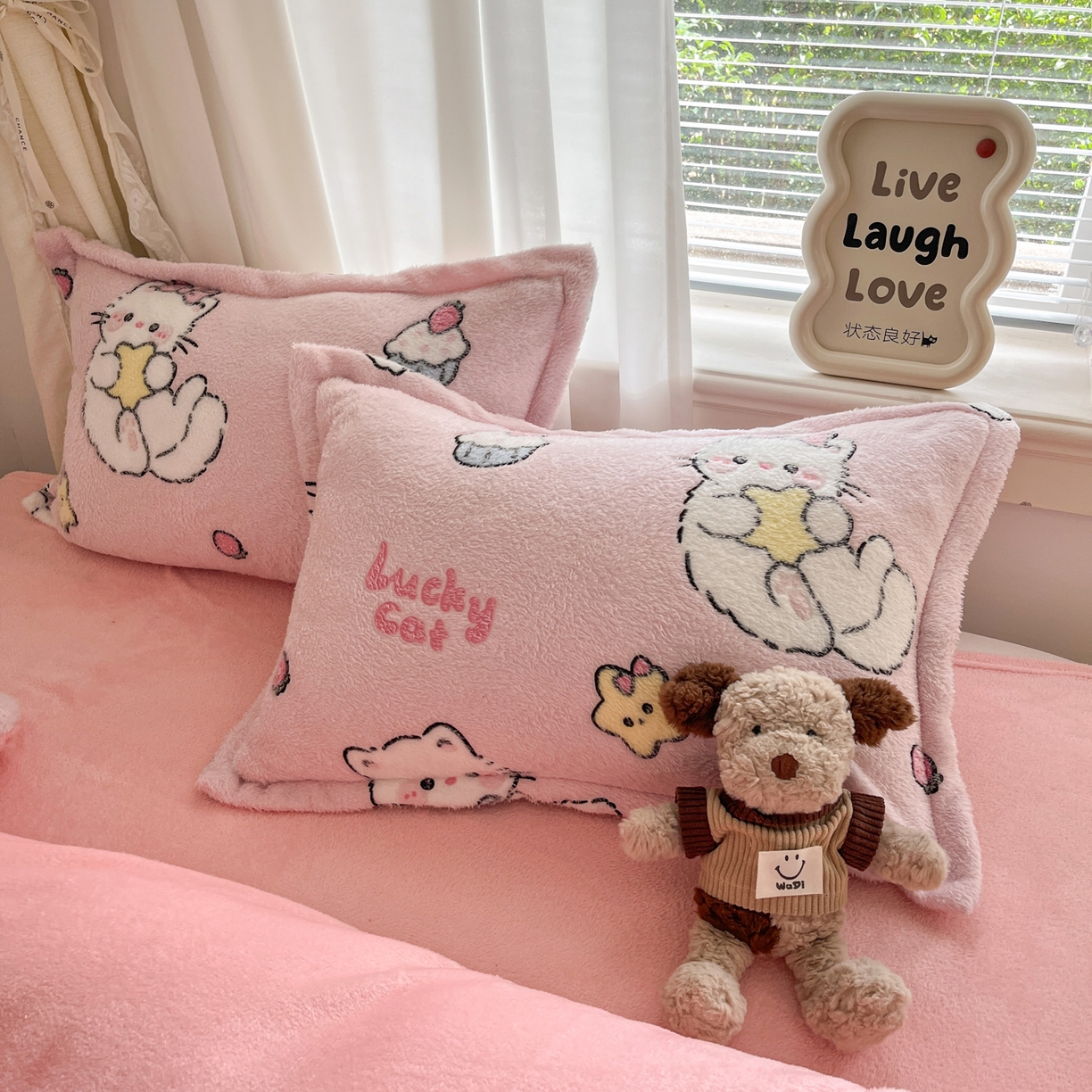 91家纺网 家纺一手货源 找家纺 川悦生活2025新款立体雪花绒印花大床四件套系列二场景二 甜梦小猫