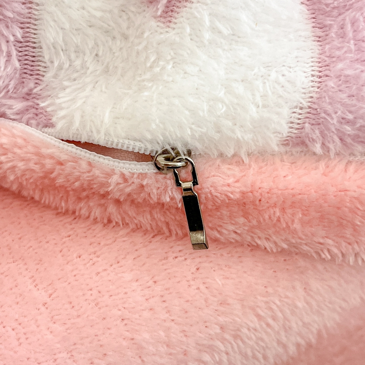 91家纺网 家纺一手货源 找家纺 川悦生活2025新款立体雪花绒印花大床四件套系列二场景二 心心物语