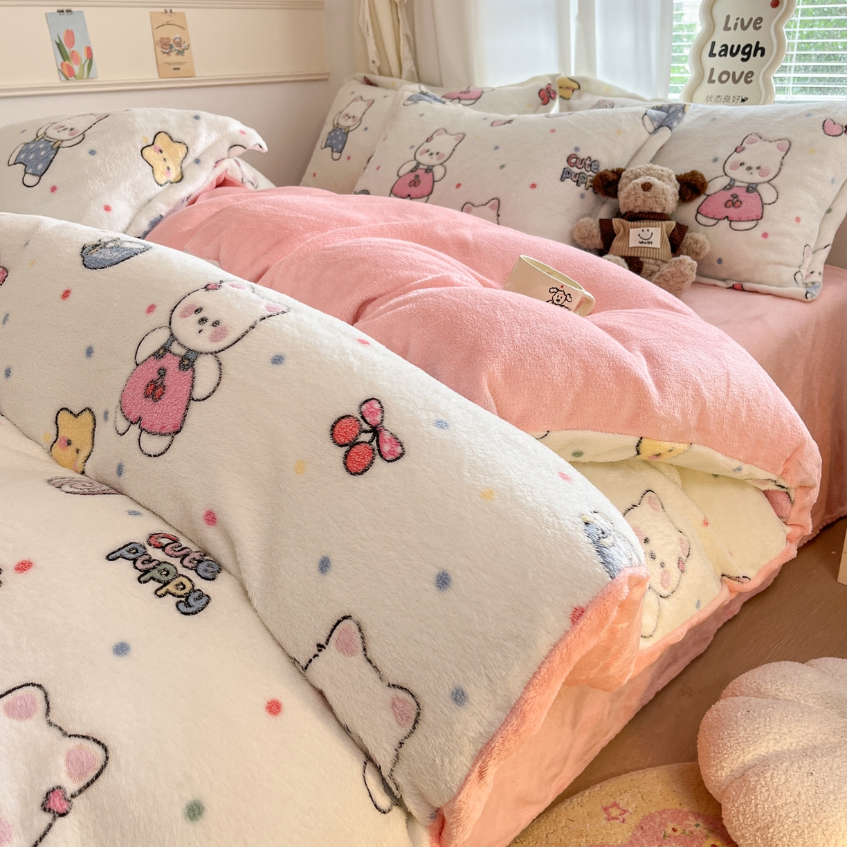 川悦生活2025新款立体雪花绒印花大床四件套系列二场景二 派对西高地