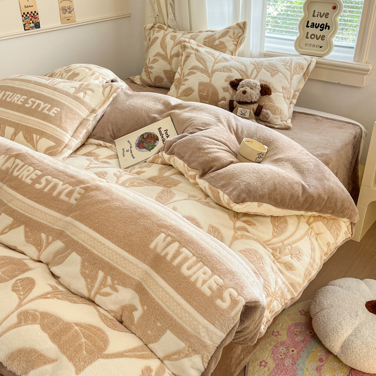 91家纺网 家纺一手货源 找家纺 川悦生活2025新款立体雪花绒印花大床四件套系列二场景二 月桂-浅咖