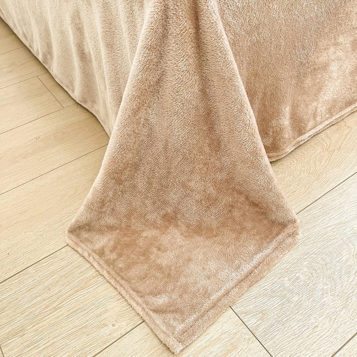 91家纺网 家纺一手货源 找家纺 川悦生活2025新款立体雪花绒印花大床四件套系列二场景二 豆奶小熊