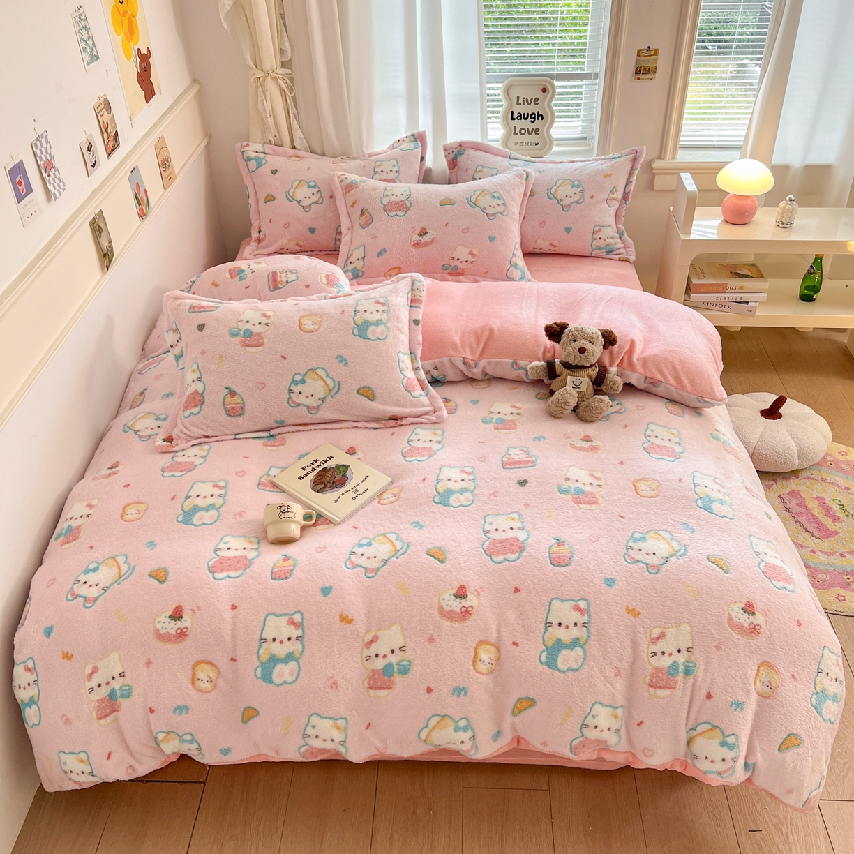 91家纺网 家纺一手货源 找家纺 川悦生活2025新款立体雪花绒印花大床四件套系列二场景二 甜心喵喵